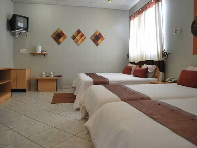 Makalani Hotel Tsumeb Esterno foto